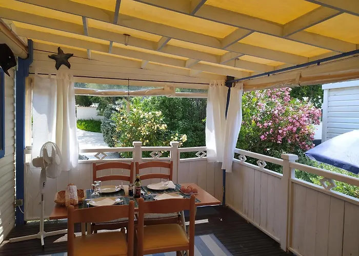 Campingplads Le Paradis Bleu Les Pins Maritimes