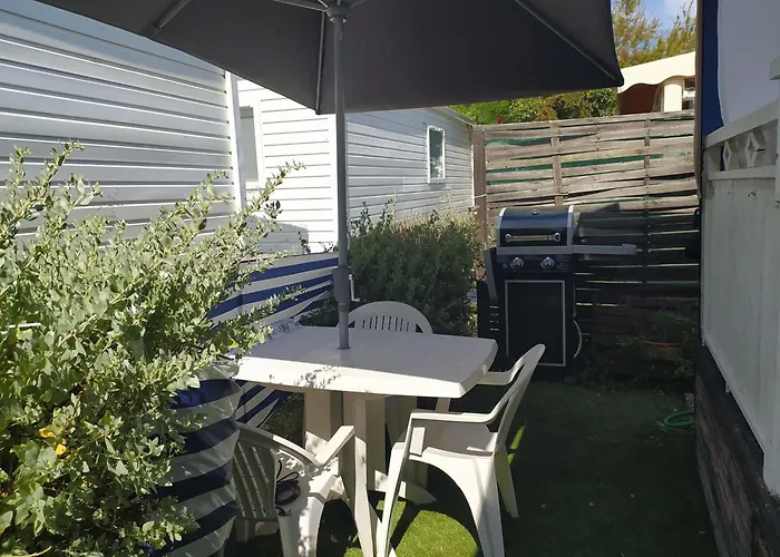 Campingplads Le Paradis Bleu Les Pins Maritimes